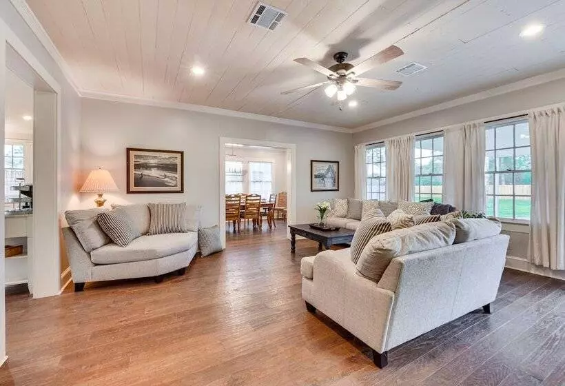 Historical 1835 Home In Grand Coteau!