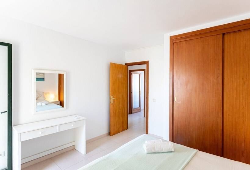 Отель Apartments Es Dolc