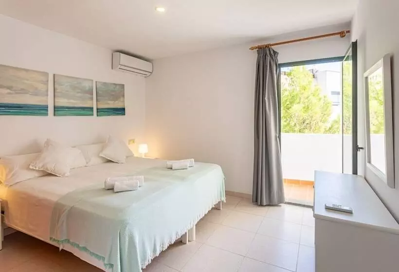 Hotelli Apartments Es Dolc