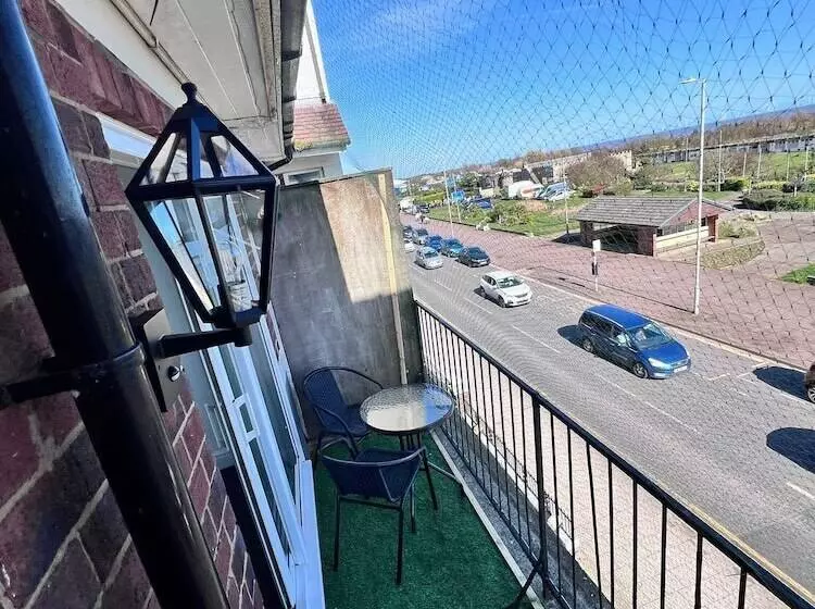هتل Harbour Flats