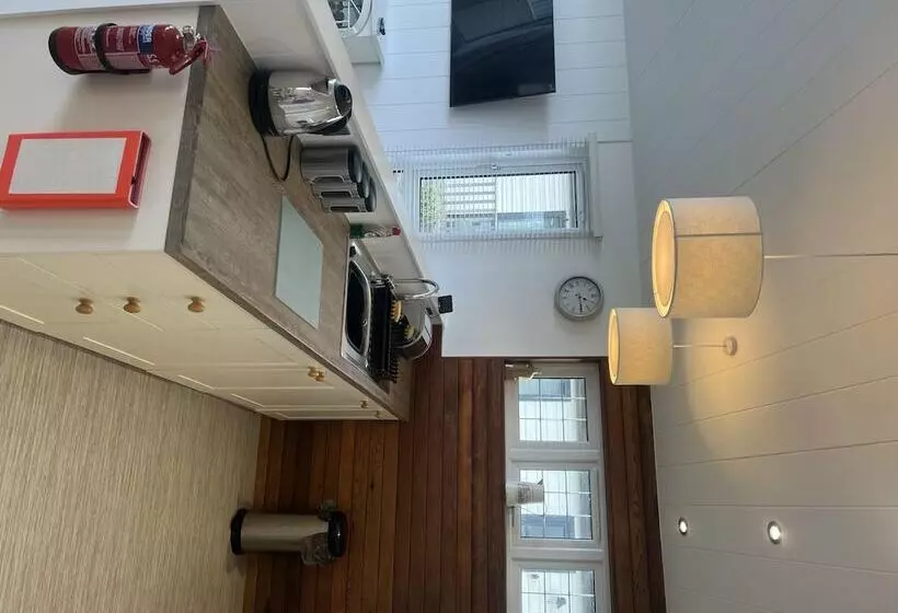 Hotelli Remarkable 3 Bed Lodge In Honiton