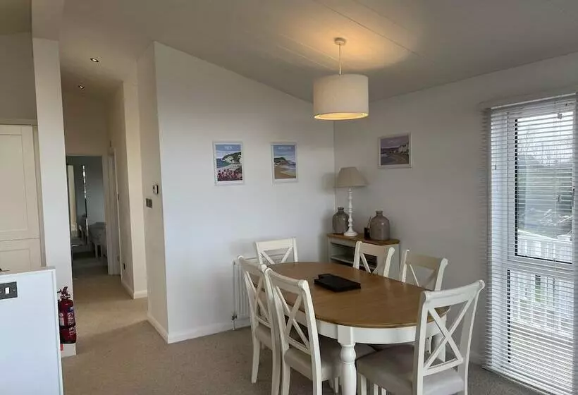 Hotelli Remarkable 3 Bed Lodge In Honiton