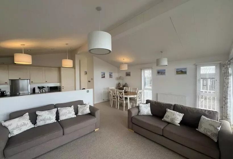 Hotelli Remarkable 3 Bed Lodge In Honiton