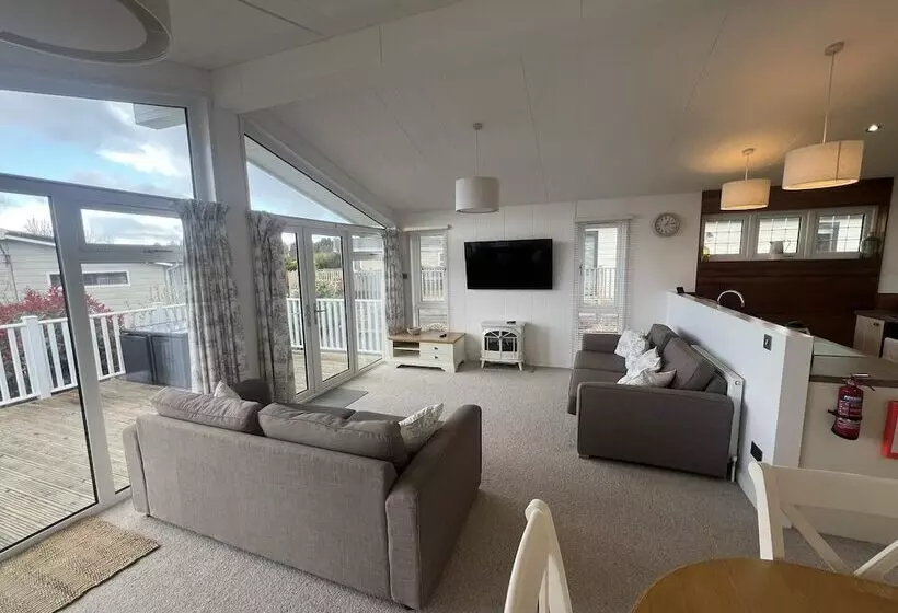 Hotelli Remarkable 3 Bed Lodge In Honiton