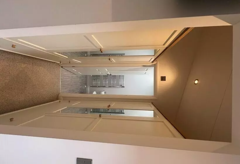 Hotelli Remarkable 3 Bed Lodge In Honiton