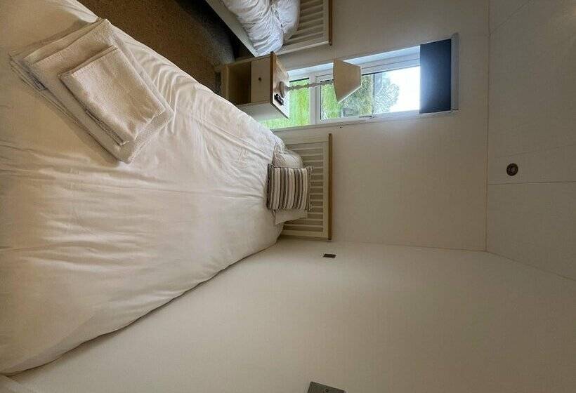 호텔 Remarkable 3 Bed Lodge In Honiton