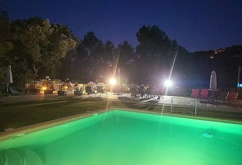 La Villa Roméo   Piscine & Spa