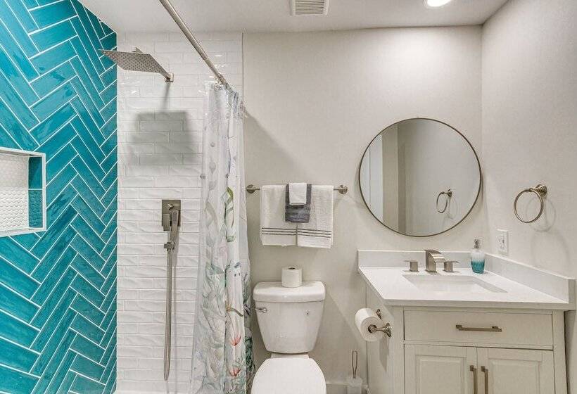 Modern Pensacola Home ~ 6 Mi To Beach!