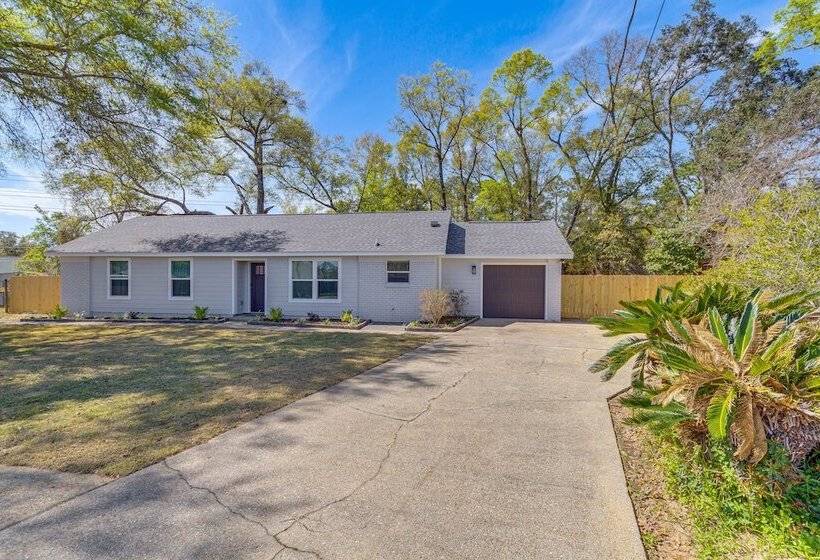 Modern Pensacola Home ~ 6 Mi To Beach!