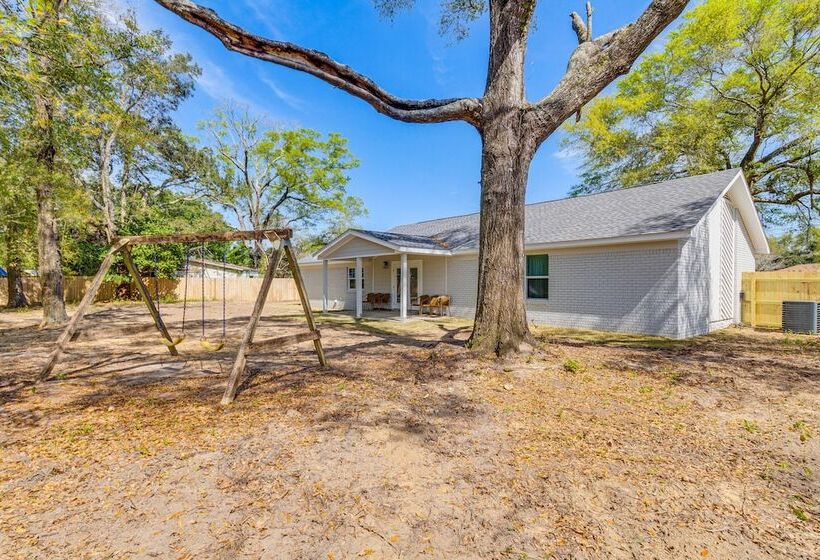 Modern Pensacola Home ~ 6 Mi To Beach!