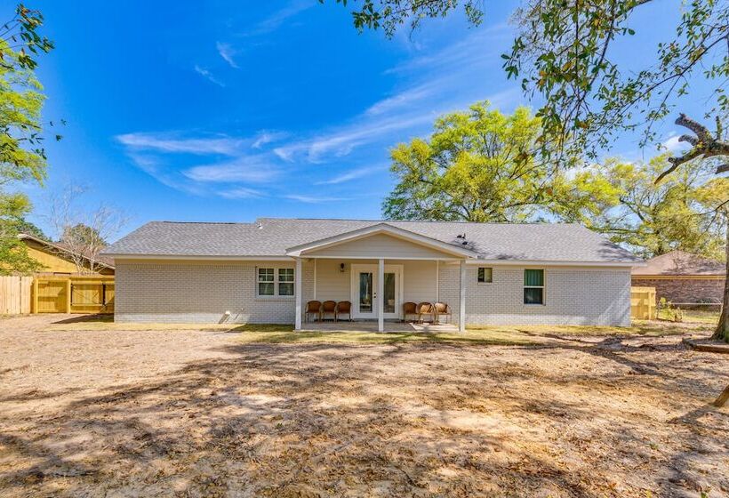 Modern Pensacola Home ~ 6 Mi To Beach!