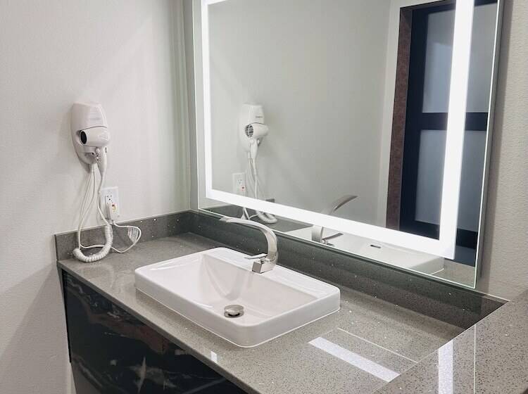 فندق على الطريق Palace Inn