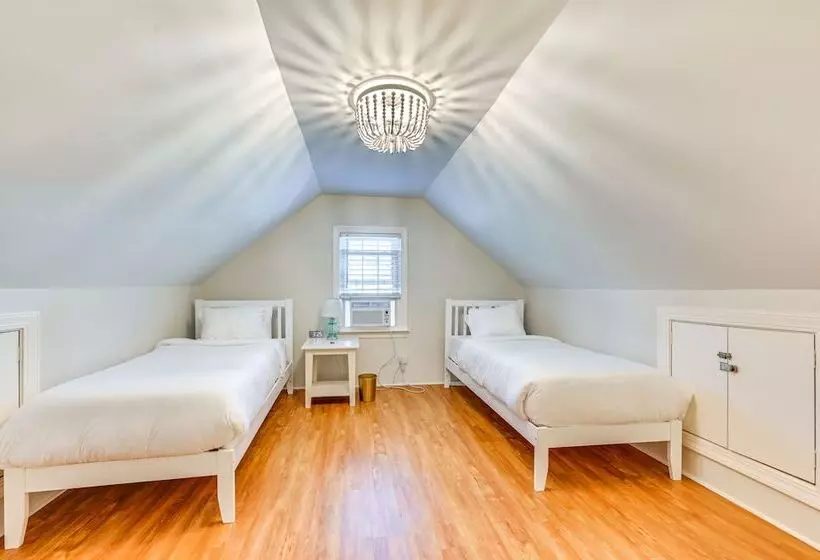 New Bern House W/ Gas Grill Near Neuse River!