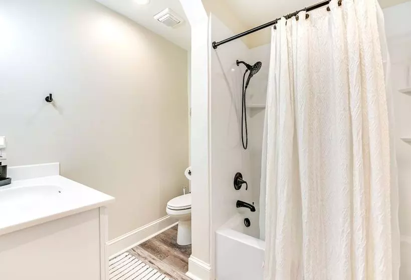 New Bern House W/ Gas Grill Near Neuse River!