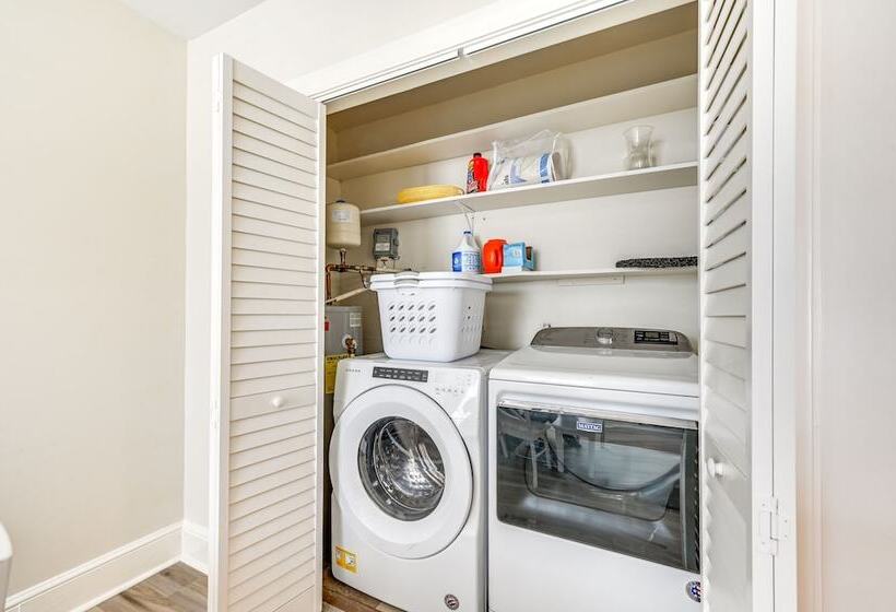 New Bern House W/ Gas Grill Near Neuse River!