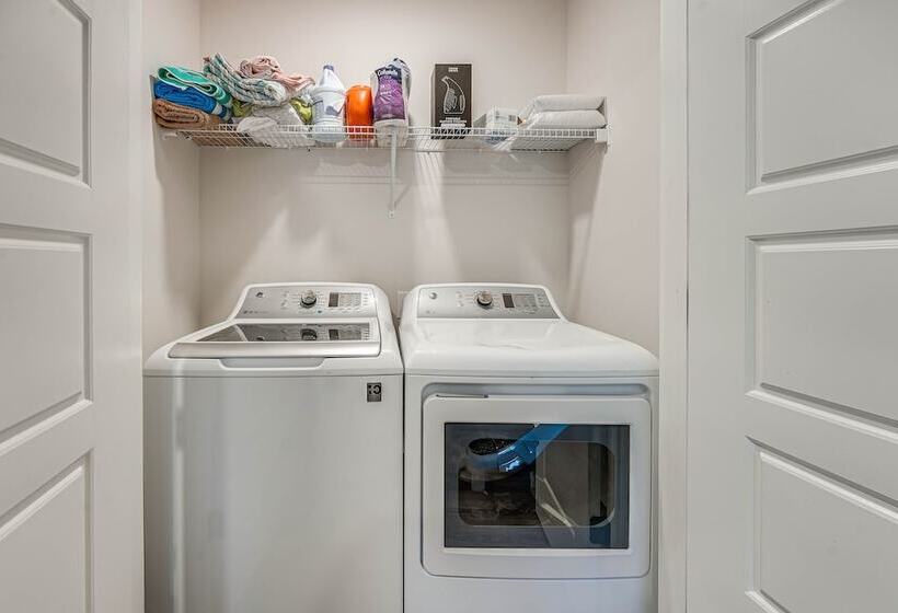 Peaceful Carrabelle Home W/ Pool & Beach Access!