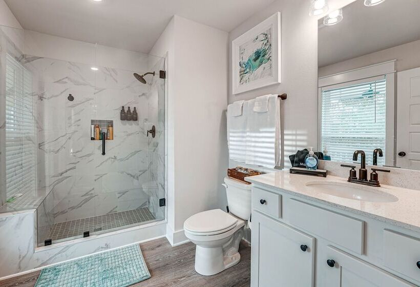 Peaceful Carrabelle Home W/ Pool & Beach Access!