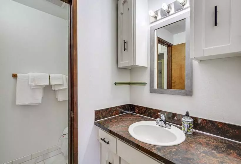 Peaceful Gresham Home W/ Grill: 2 Mi To Downtown