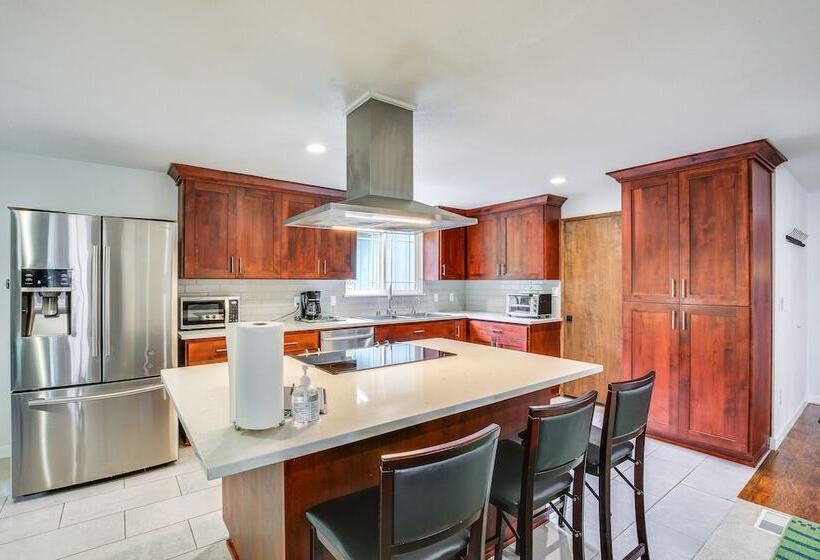 Peaceful Gresham Home W/ Grill: 2 Mi To Downtown