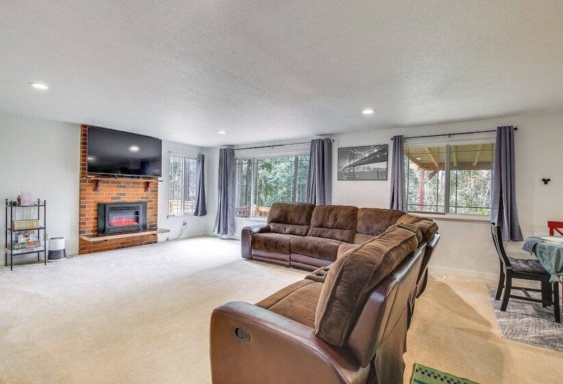Peaceful Gresham Home W/ Grill: 2 Mi To Downtown