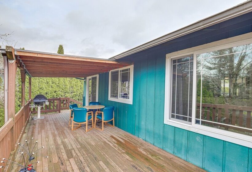 Peaceful Gresham Home W/ Grill: 2 Mi To Downtown