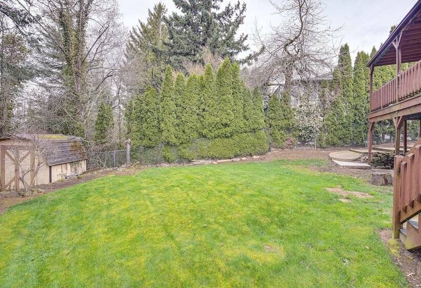 Peaceful Gresham Home W/ Grill: 2 Mi To Downtown
