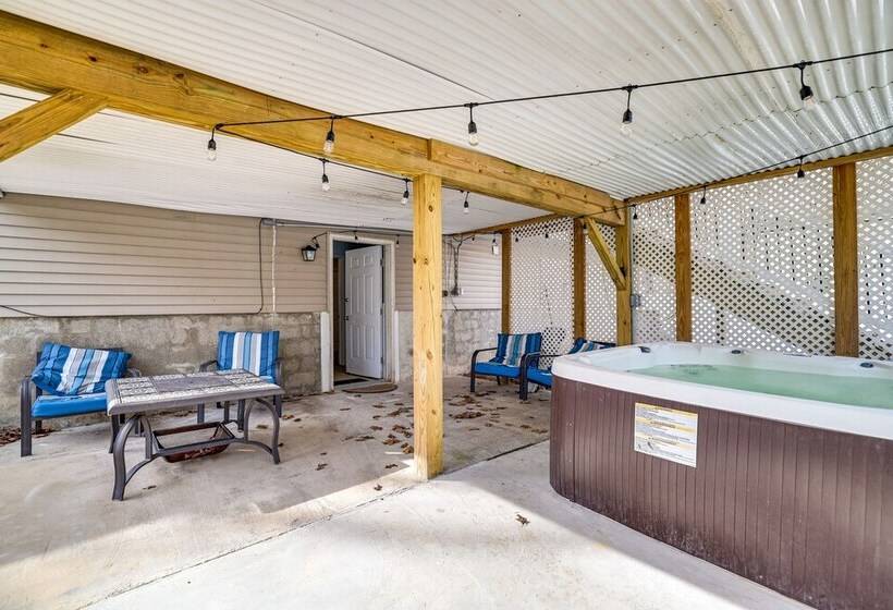 Poconos Home W/ Private Pool, Hot Tub & Sauna!
