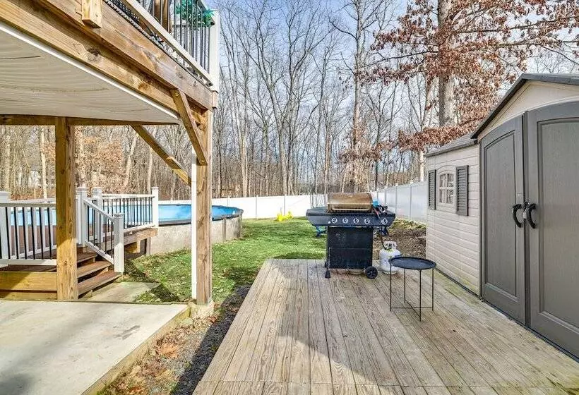 Poconos Home W/ Private Pool, Hot Tub & Sauna!