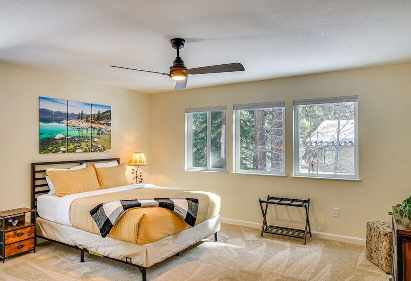 Serene Nevada Retreat W/ Deck, Grill & Hot Tub!