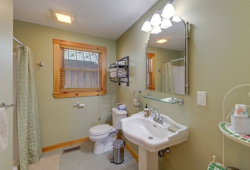 Spacious Harrison Cabin ~ 1 Mi To Long Lake!