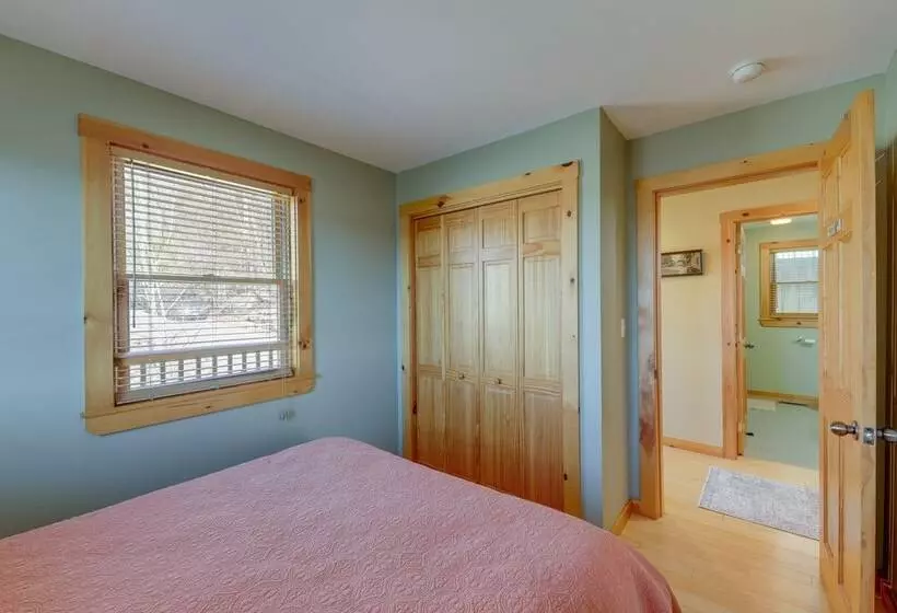 Spacious Harrison Cabin ~ 1 Mi To Long Lake!