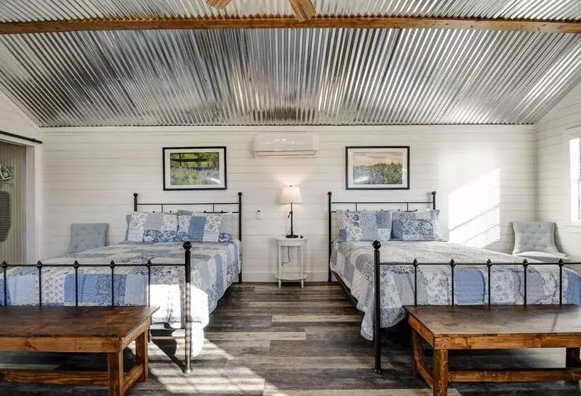 Bonny Bluebonnets Cottage With Stunning Hill Country Views