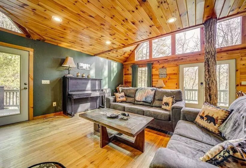 Bryson City Cabin W/ Stunning Views & Hot Tub!