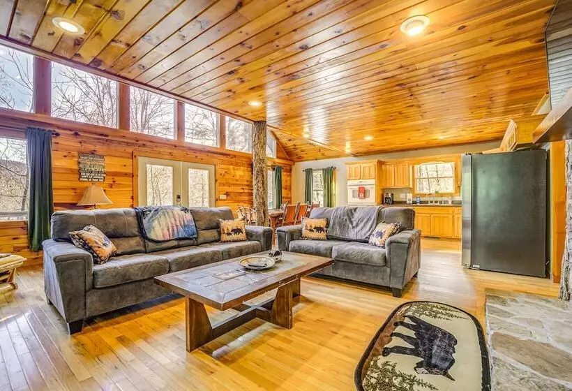 Bryson City Cabin W/ Stunning Views & Hot Tub!
