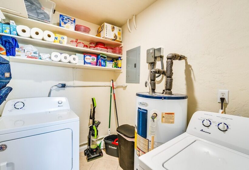 4 Mi To Beach: Charming Port Charlotte Home!