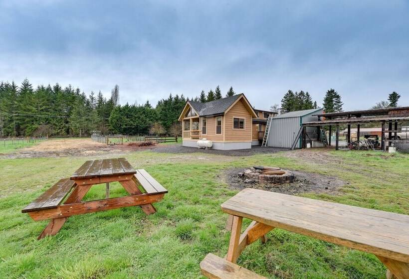 Cozy Farm Cottage: 41 Mi To Mount St Helens!