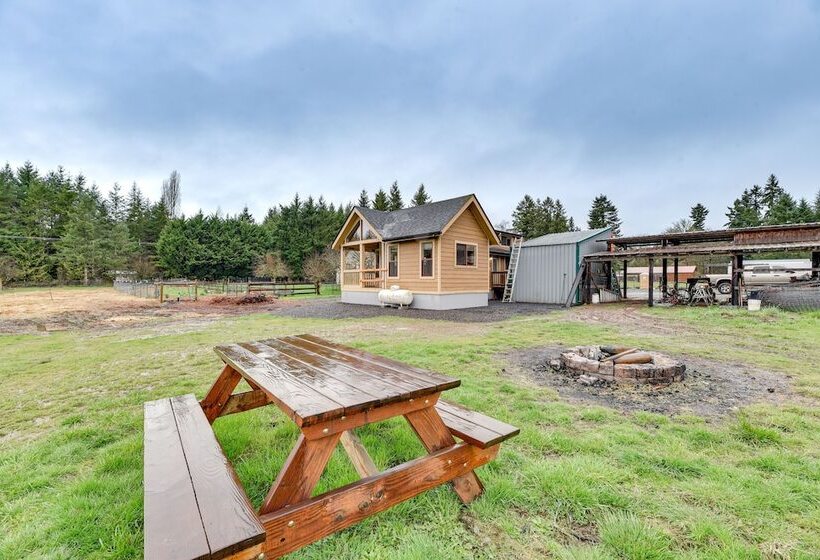 Cozy Farm Cottage: 41 Mi To Mount St Helens!