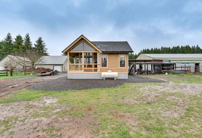 Cozy Farm Cottage: 41 Mi To Mount St Helens!