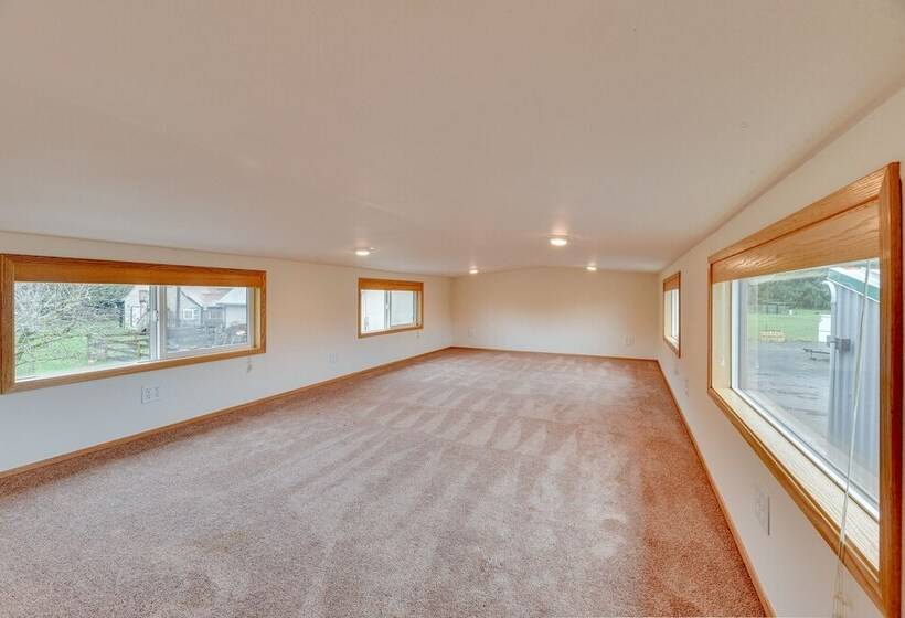 Cozy Farm Cottage: 41 Mi To Mount St Helens!