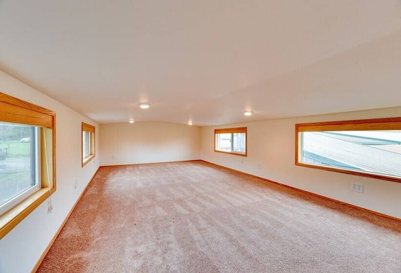 Cozy Farm Cottage: 41 Mi To Mount St Helens!