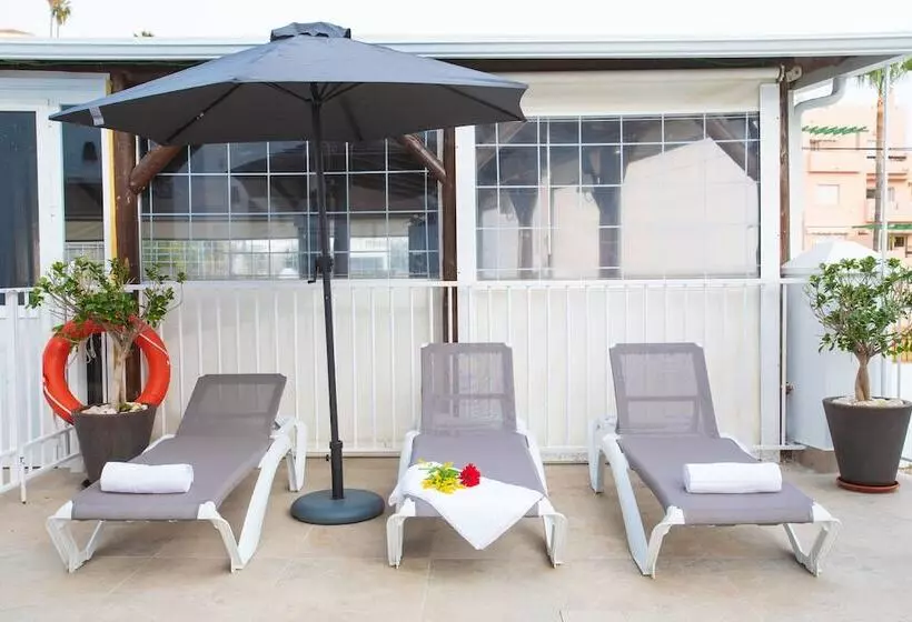 Hostelli Boutique Rooms Playa Burriana