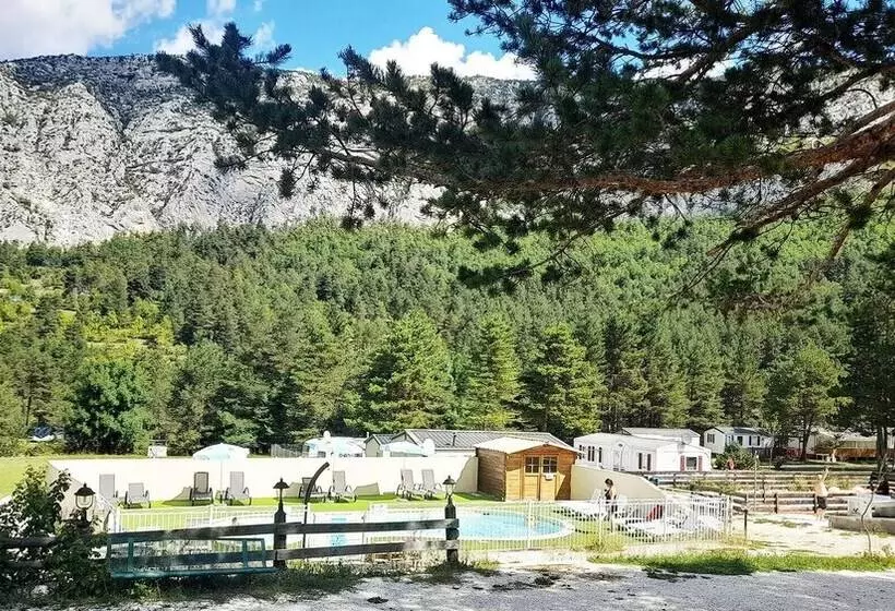 Hotelli Camping La Pinatelle