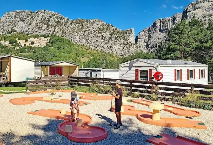 Hotelli Camping La Pinatelle