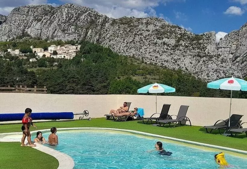 Hotelli Camping La Pinatelle