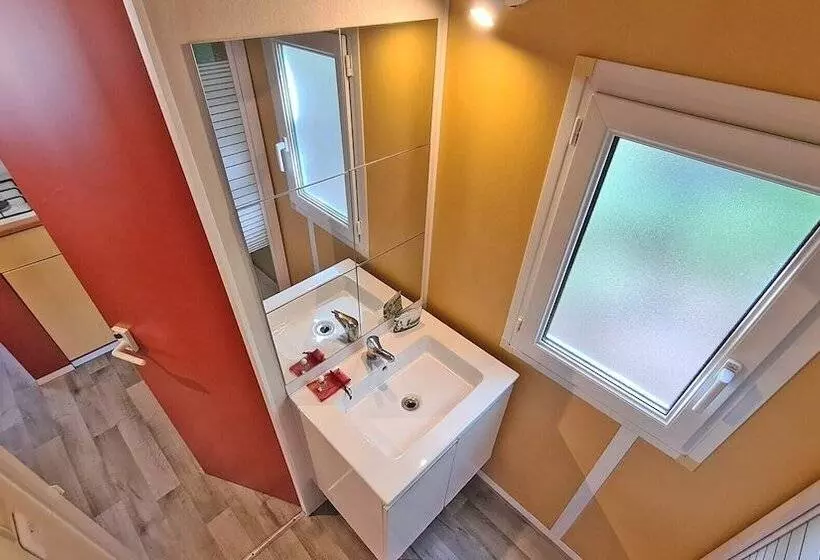 Hotelli Camping La Pinatelle