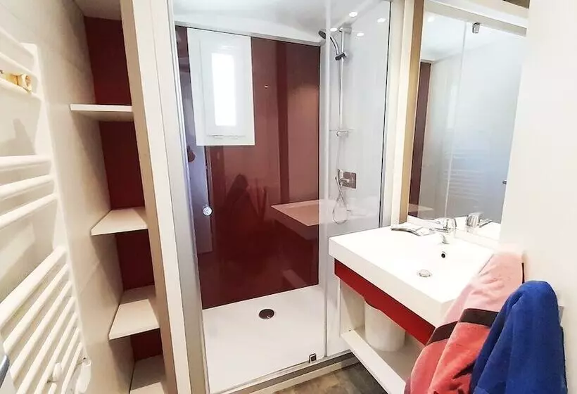 Hotelli Camping La Pinatelle