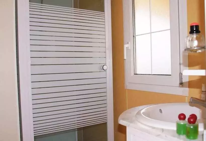 Hotelli Camping La Pinatelle