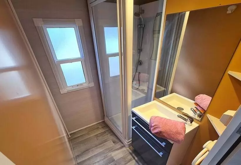 Hotelli Camping La Pinatelle