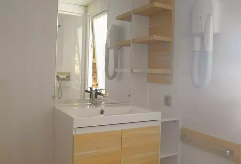 Hotelli Camping La Pinatelle