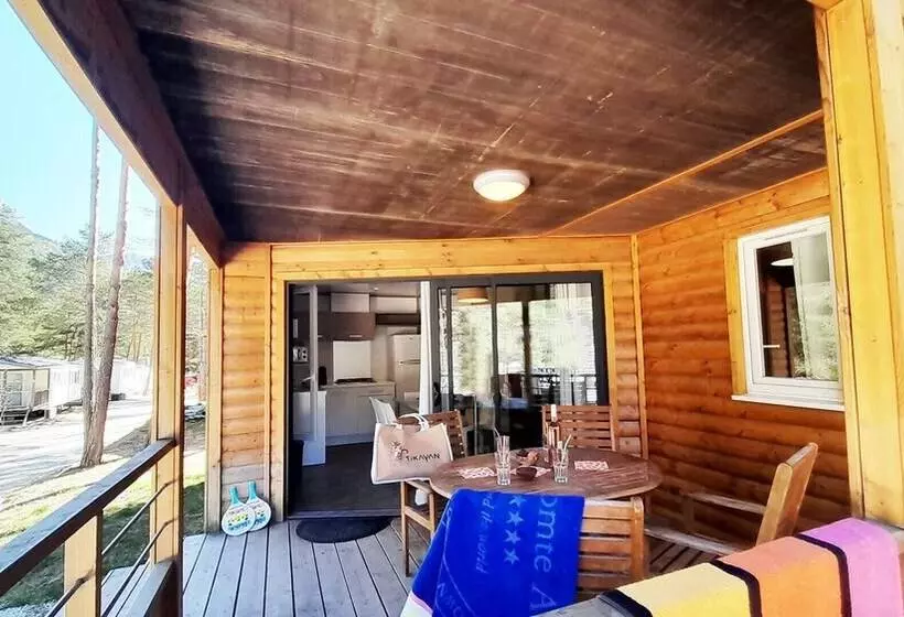 Hotelli Camping La Pinatelle